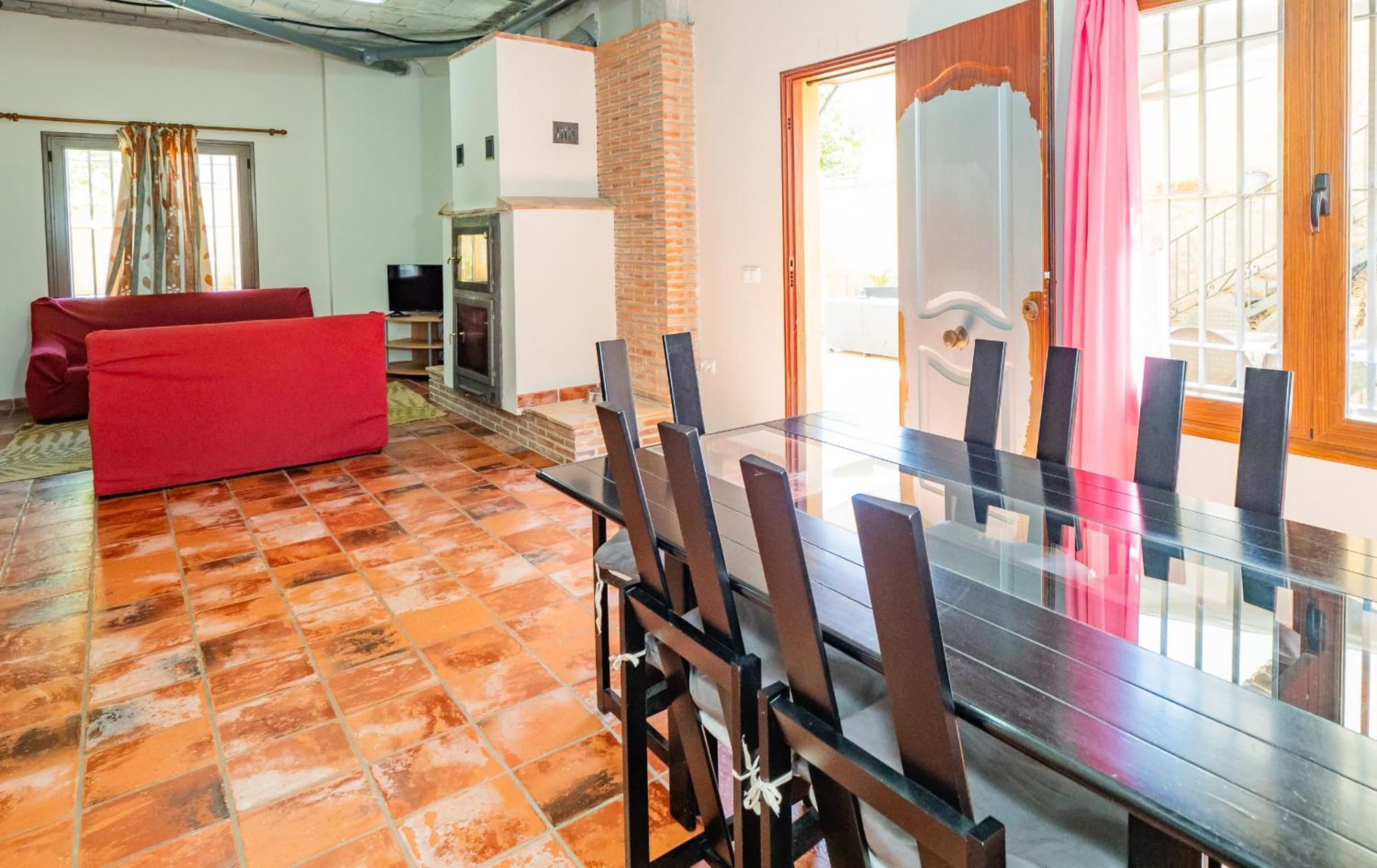 Villa Cubo's La Era House Pueblo *